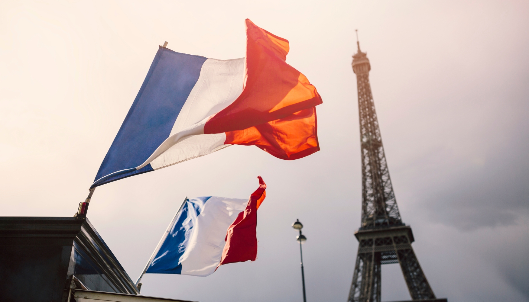A map of France with different money transfer options