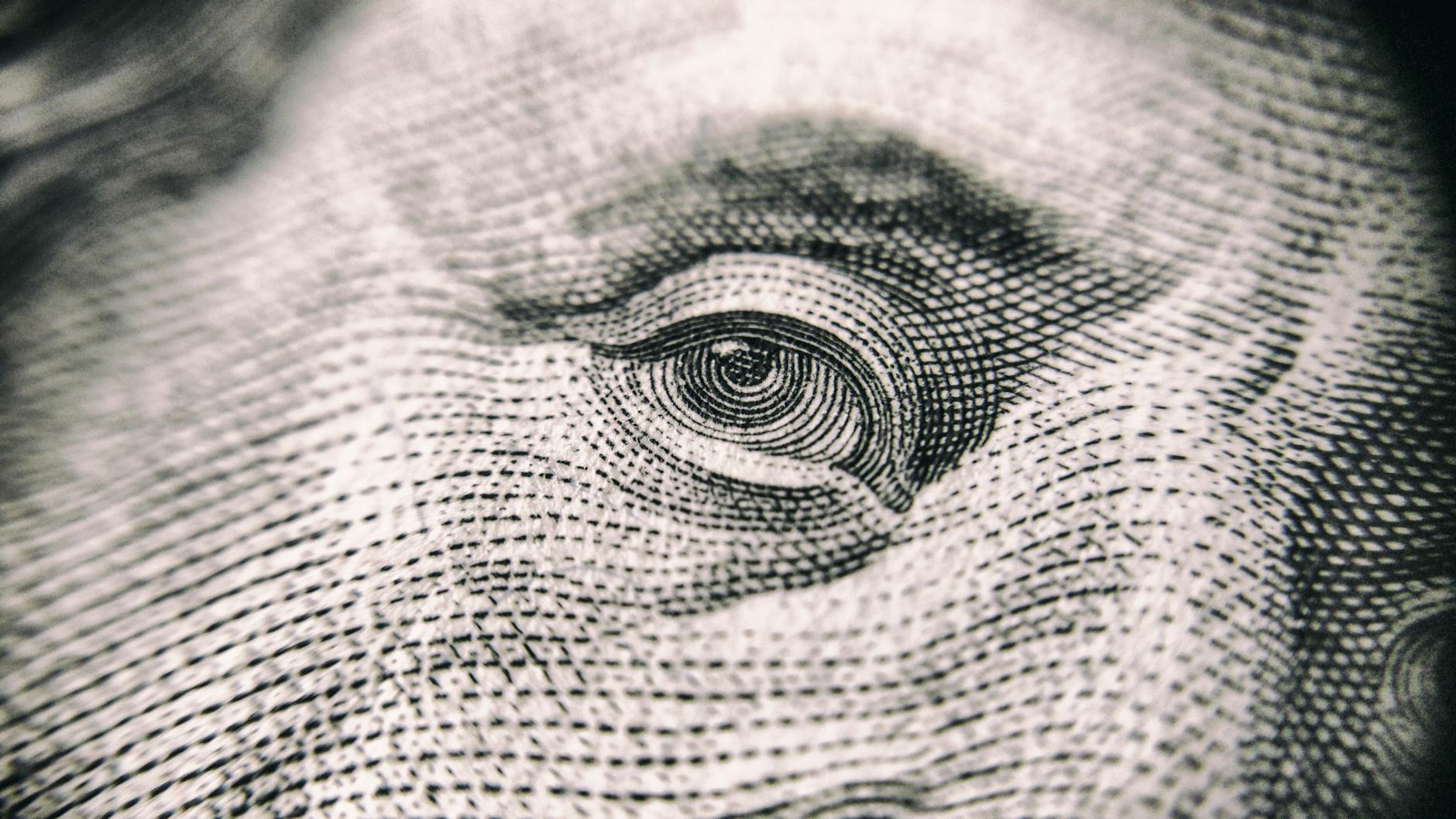 A graphic showing different methods of sending money from the UK to America