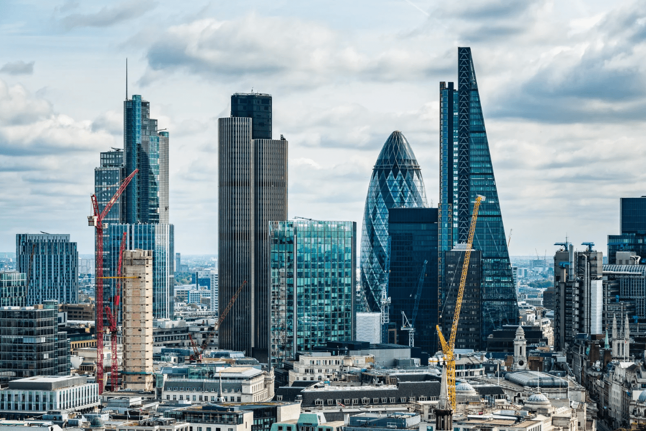UK Economy Shrinks 0.1% in January Amid Mixed Signals